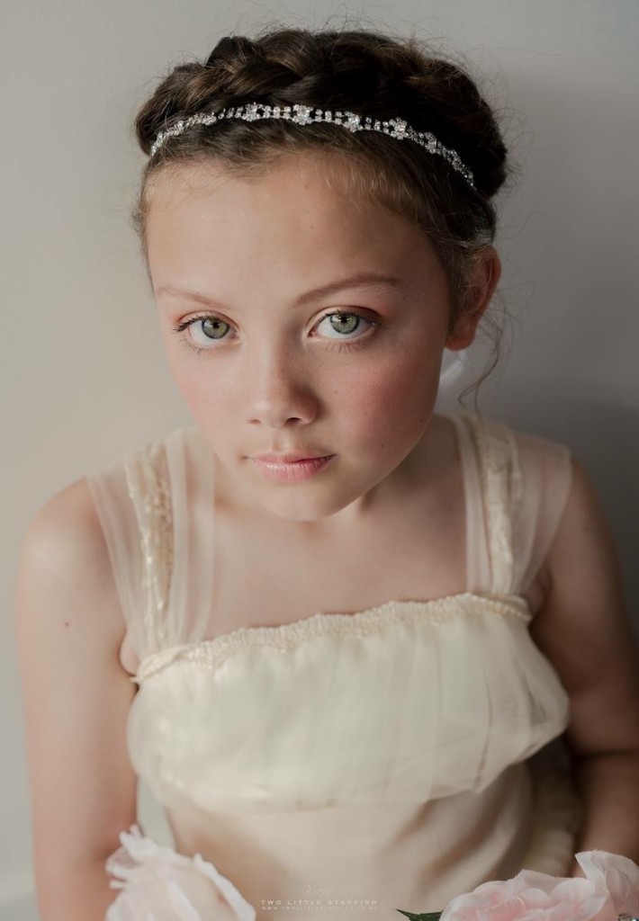 flower girl, Kerikeri wedding, hair Laurel Stratford