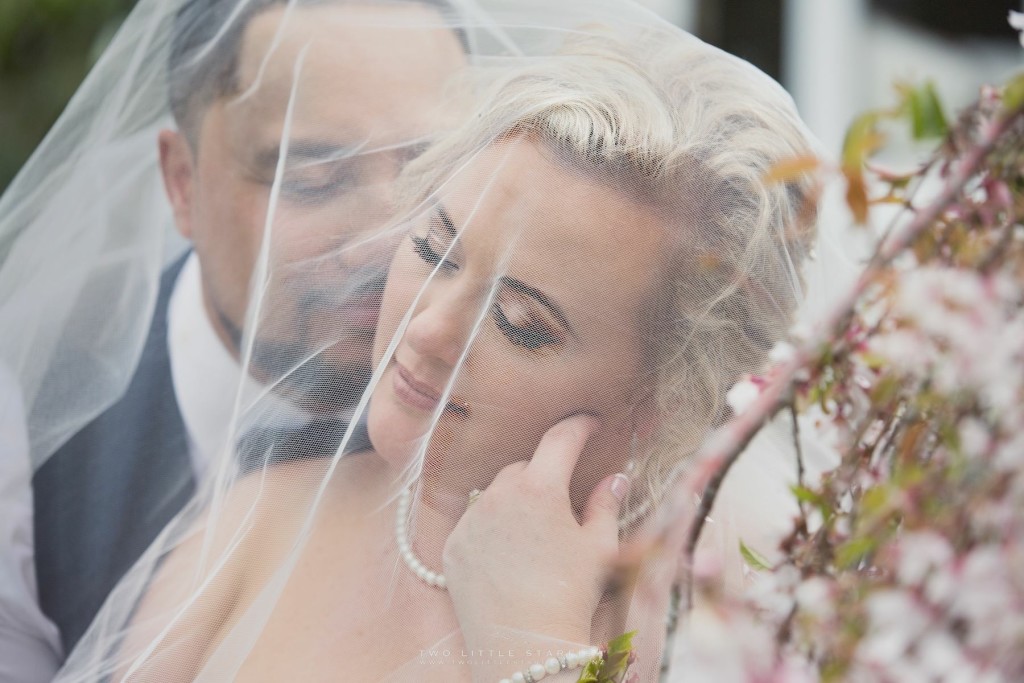 bride and groom, Kerikeri wedding, hair Laurel Stratford